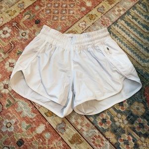 Lululemon white tracker short 4”